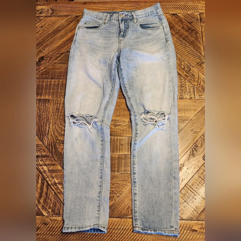 Blank NYC High Rise Tapered Leg Distressed Jeans Size 26 - Picture 1 of 12